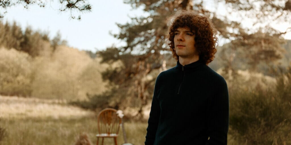 Dylan John Thomas kündigt zweites Album "Nothing Here Worth Taking" an
