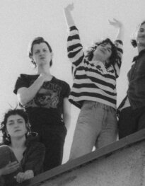 Mit „Nie mehr sicher" stimmen Endless Wellness auf zweites Album ein