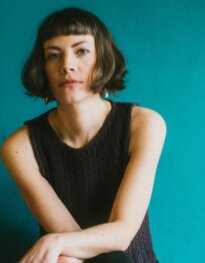 FEE PENAFIEL veröffentlicht neue Single "Genug" als Roadmovie über Beziehungsballast