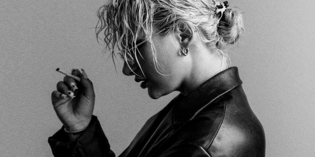 „Märchen": Alice Stark startet mit verletzlicher Single unter neuem Namen