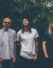 Dirty Heads veröffentlichen "7 Seas" – Tochter Sophia Lynn singt mit