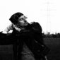 fiio & MOLA veröffentlichen minimalistische Indie-Single "Monochroma"