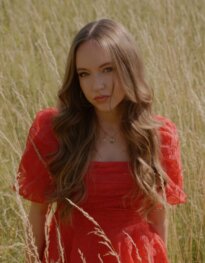 Anna Leanne: Dritte Single „set my heart on fire" erscheint am 24. Juli