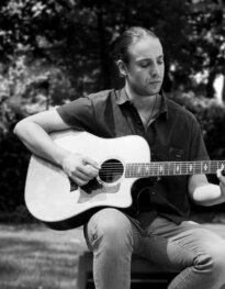 RUDI BURKE veröffentlicht Single "Scratchin' Marks"