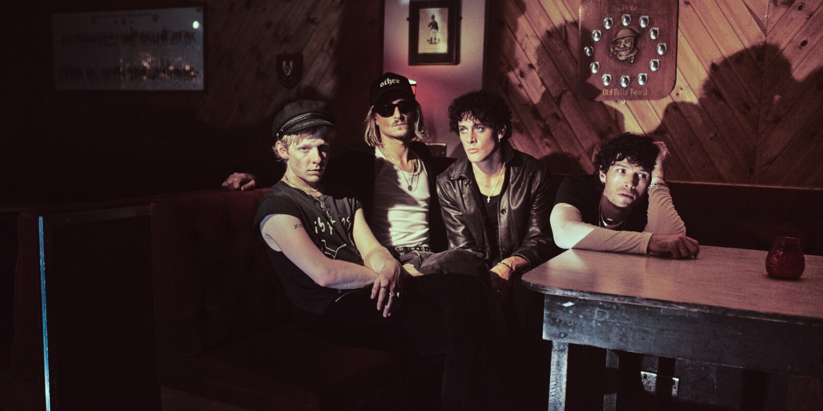 LEAP veröffentlichen mit „Bloodlines" erste Single bei Epitaph Records