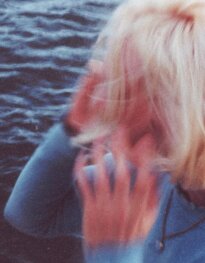 „WILL YOU EVER LET ME KNOW“: Dolphin Love singt vom bewussten Nichtwissen