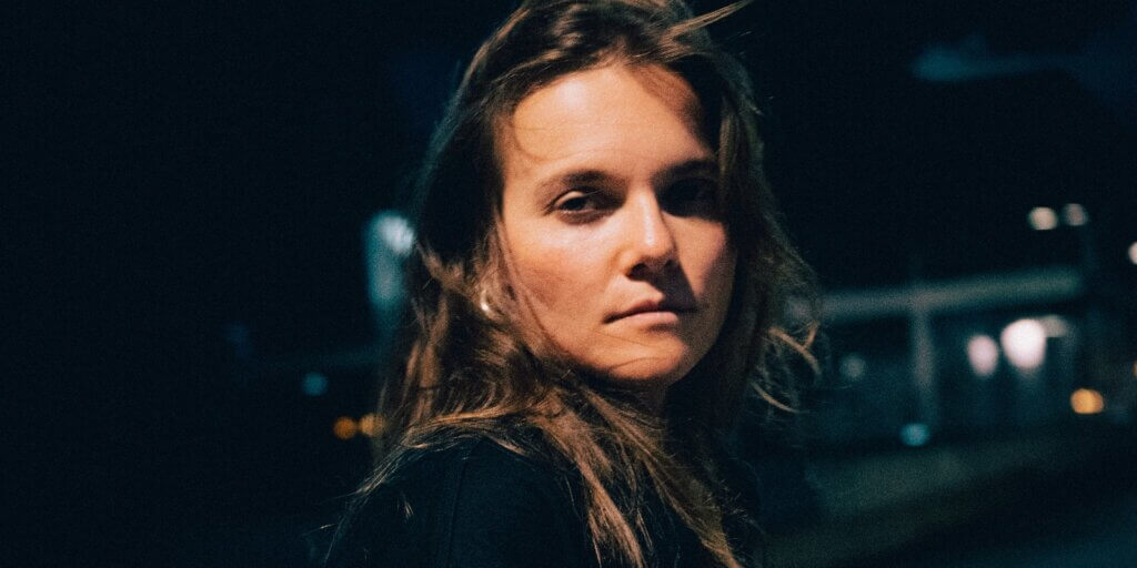 Mel D veröffentlicht neue Single "Orange" mit bittersüßer Metapher