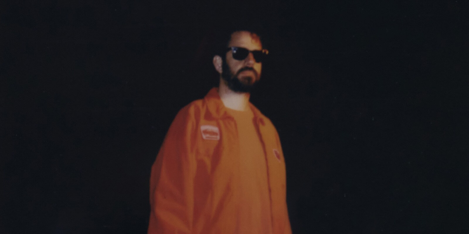 THEODORE bringt melancholische Single "Red" mit Rob Flynn